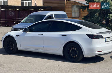 Седан Tesla Model 3 2021 в 