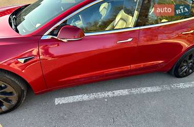 Седан Tesla Model 3 2019 в 