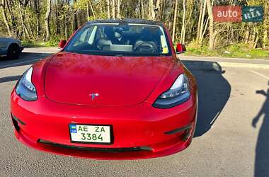 Седан Tesla Model 3 2019 в 