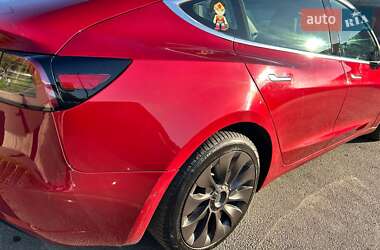 Седан Tesla Model 3 2019 в 
