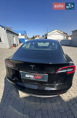 Седан Tesla Model 3 2020 в 