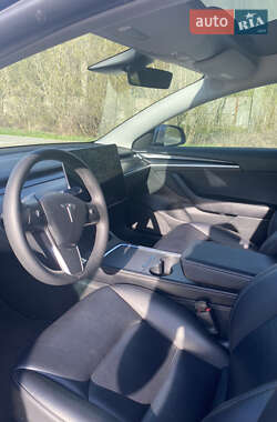Седан Tesla Model 3 2022 в 