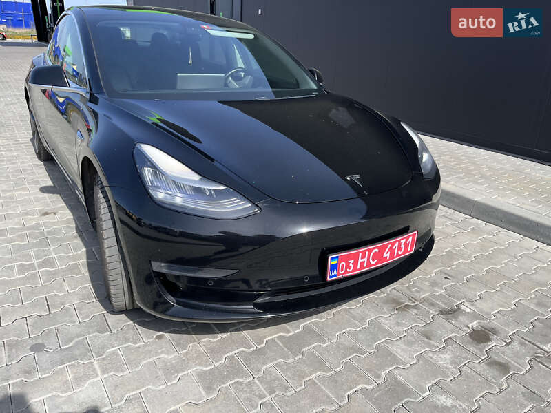 Седан Tesla Model 3 2019 в Стрые