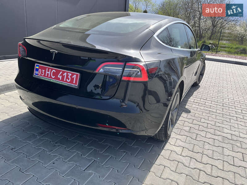 Седан Tesla Model 3 2019 в Стрые
