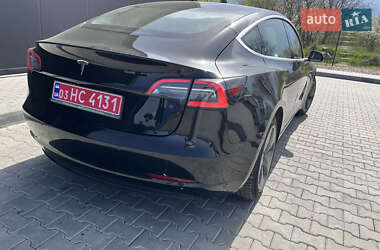 Седан Tesla Model 3 2019 в 