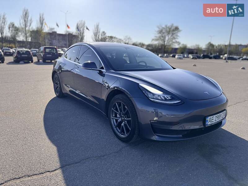Седан Tesla Model 3 2018 в 
