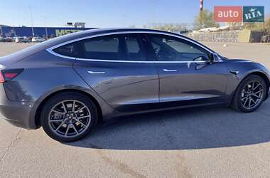 Седан Tesla Model 3 2018 в 