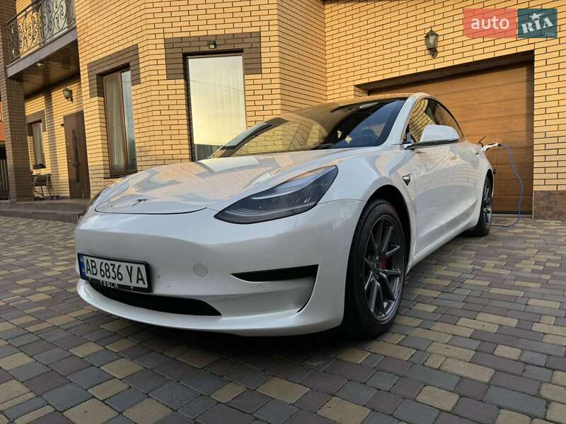 Седан Tesla Model 3 2020 в Вінниці