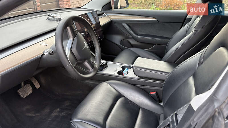 Седан Tesla Model 3 2022 в Виннице