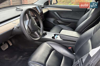 Седан Tesla Model 3 2022 в 