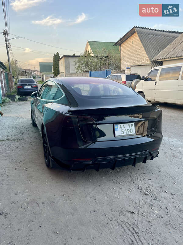 Седан Tesla Model 3 2018 в Києві