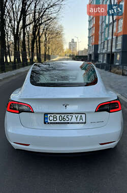 Седан Tesla Model 3 2018 в 