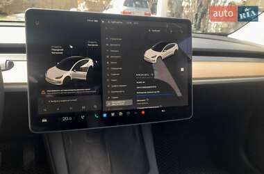 Седан Tesla Model 3 2021 в 