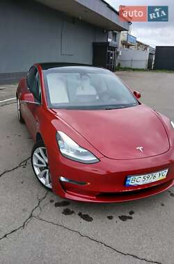 Седан Tesla Model 3 2019 в Львові