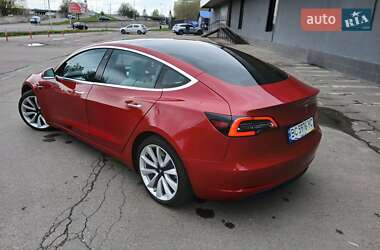 Седан Tesla Model 3 2019 в Львові