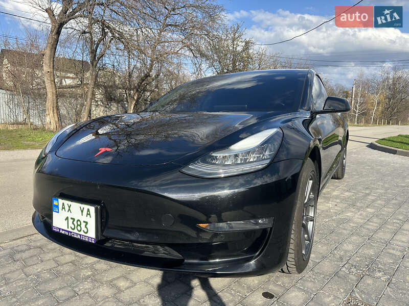 Седан Tesla Model 3 2018 в Харькове