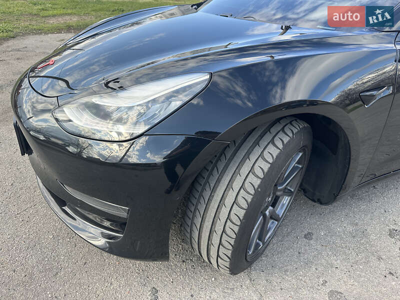 Седан Tesla Model 3 2018 в Харькове