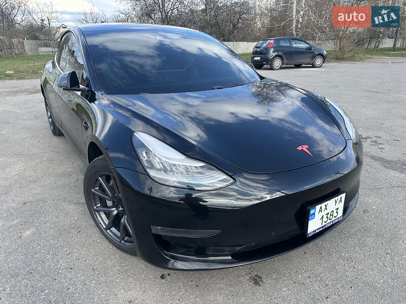 Седан Tesla Model 3 2018 в Харкові