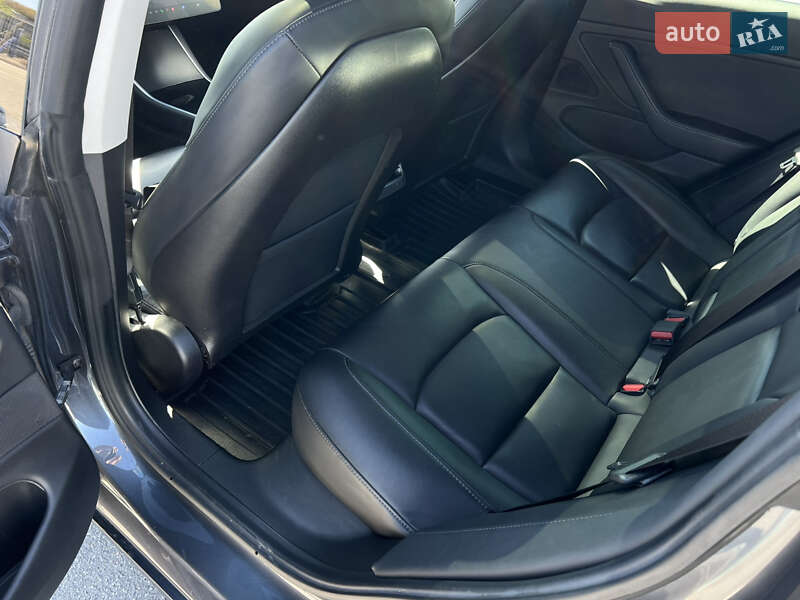 Седан Tesla Model 3 2018 в Днепре