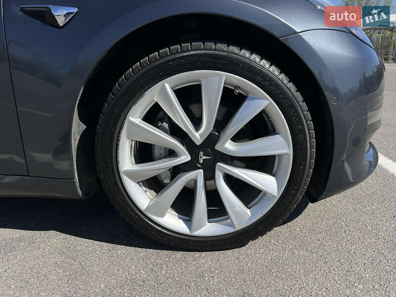 Седан Tesla Model 3 2018 в Днепре