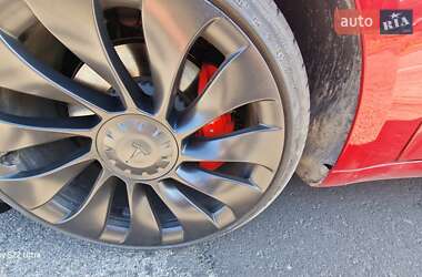 Седан Tesla Model 3 2022 в 