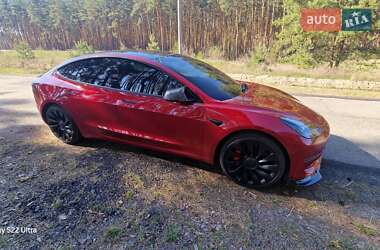 Седан Tesla Model 3 2022 в 