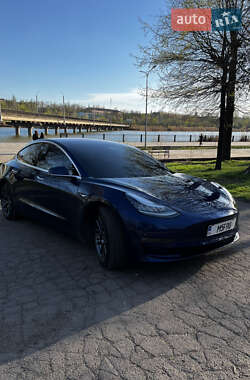 Седан Tesla Model 3 2018 в 