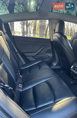 Седан Tesla Model 3 2018 в 