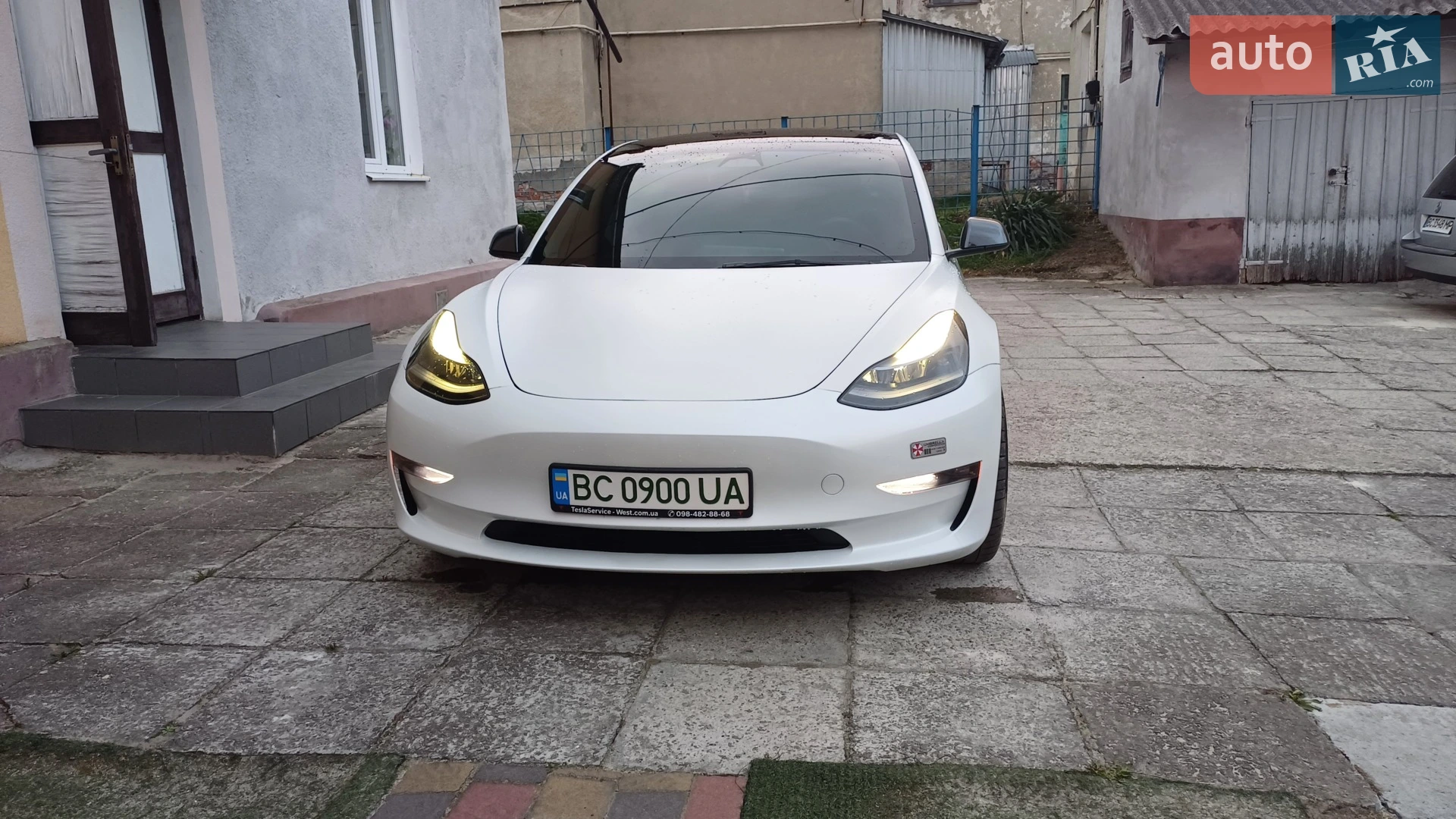 2023 Tesla Model 3 - фото 1