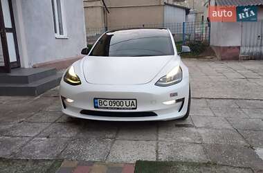 Седан Tesla Model 3 2023 в 