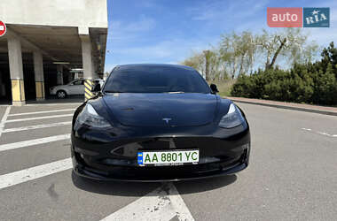 Седан Tesla Model 3 2022 в 
