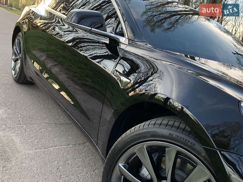 Седан Tesla Model 3 2019 в Ірпені