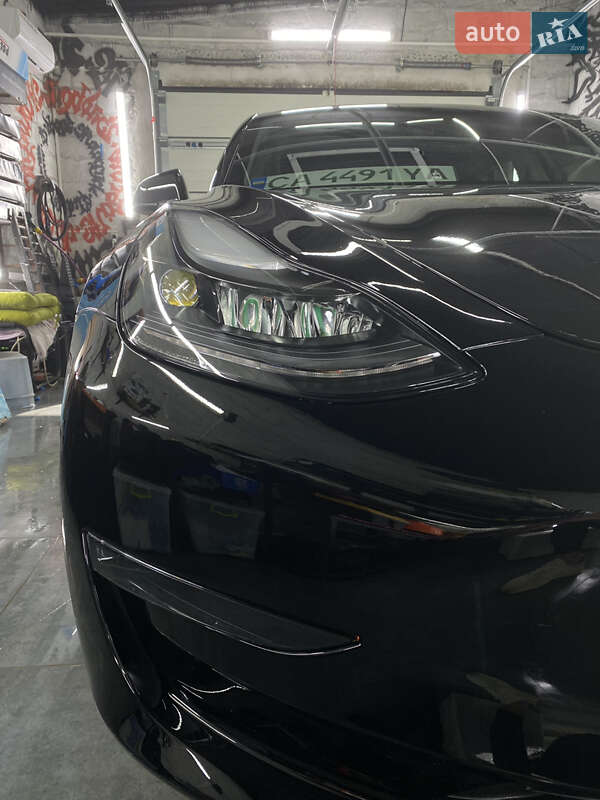Седан Tesla Model 3 2023 в Тальном