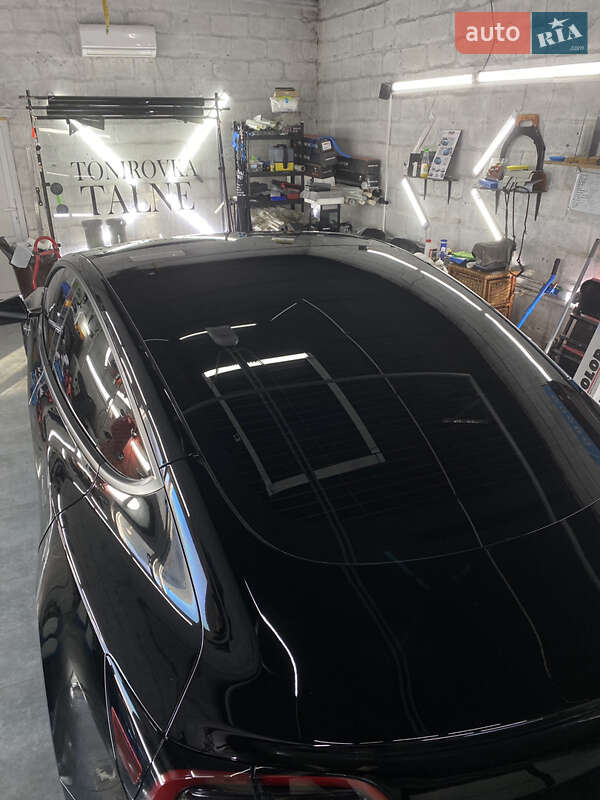 Седан Tesla Model 3 2023 в Тальном