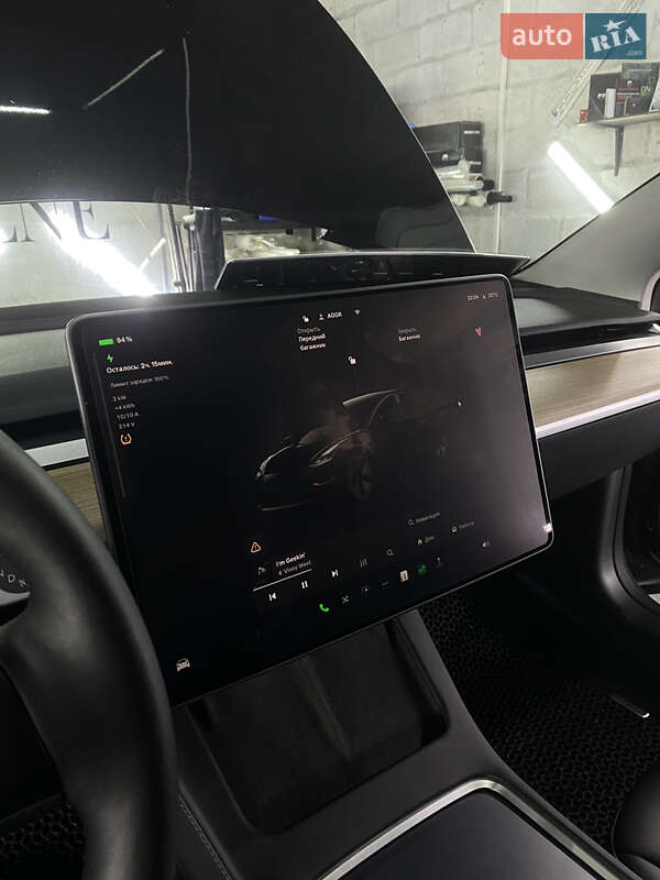 Седан Tesla Model 3 2023 в Тальном