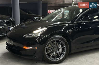 Седан Tesla Model 3 2018 в 