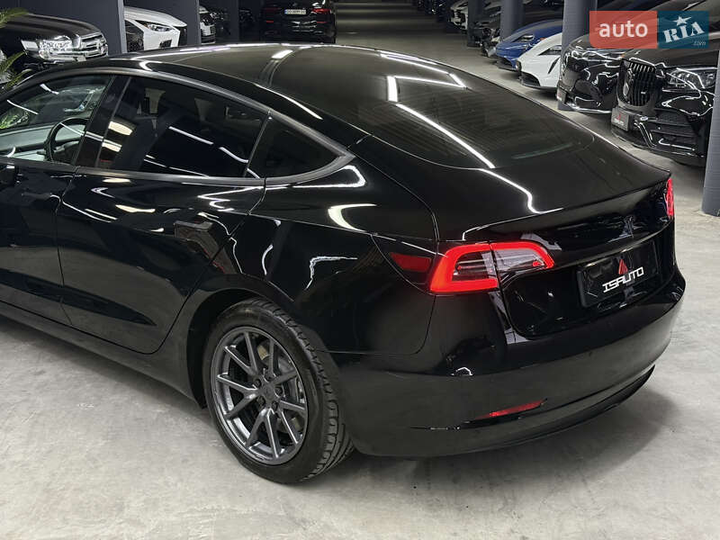 Седан Tesla Model 3 2018 в Одессе
