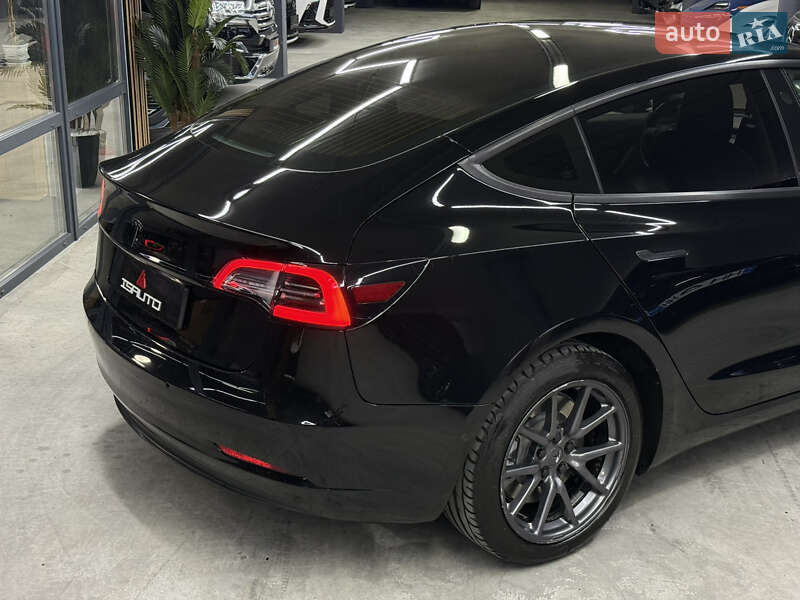 Седан Tesla Model 3 2018 в Одессе