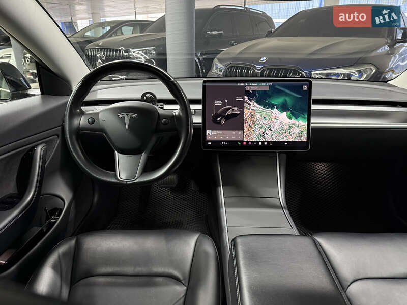 Седан Tesla Model 3 2018 в Одессе