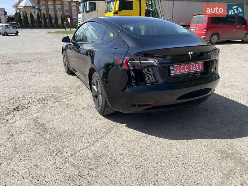 Седан Tesla Model 3 2022 в Самборі