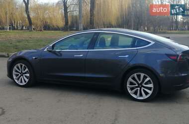 Седан Tesla Model 3 2019 в 