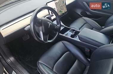 Седан Tesla Model 3 2019 в 