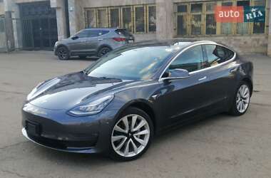 Седан Tesla Model 3 2019 в 