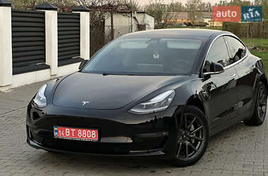 Седан Tesla Model 3 2019 в 