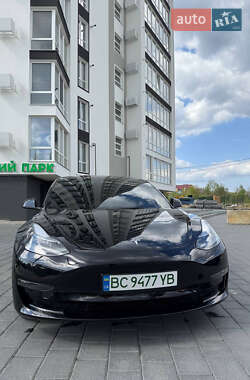 Седан Tesla Model 3 2023 в 