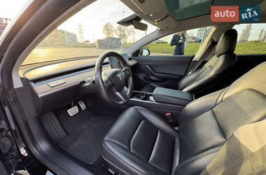 Седан Tesla Model 3 2019 в 