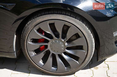 Седан Tesla Model 3 2021 в 