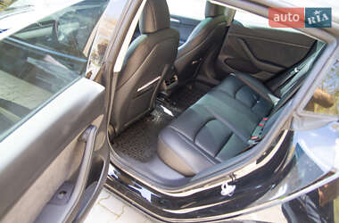 Седан Tesla Model 3 2021 в 