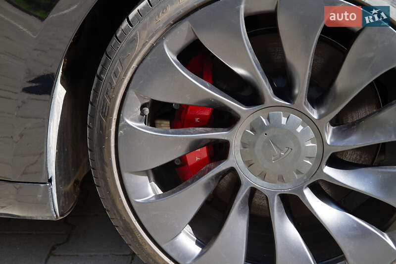 Седан Tesla Model 3 2021 в Тернополе