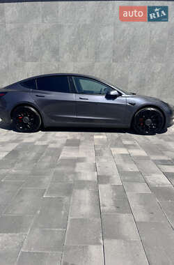Седан Tesla Model 3 2022 в Киеве